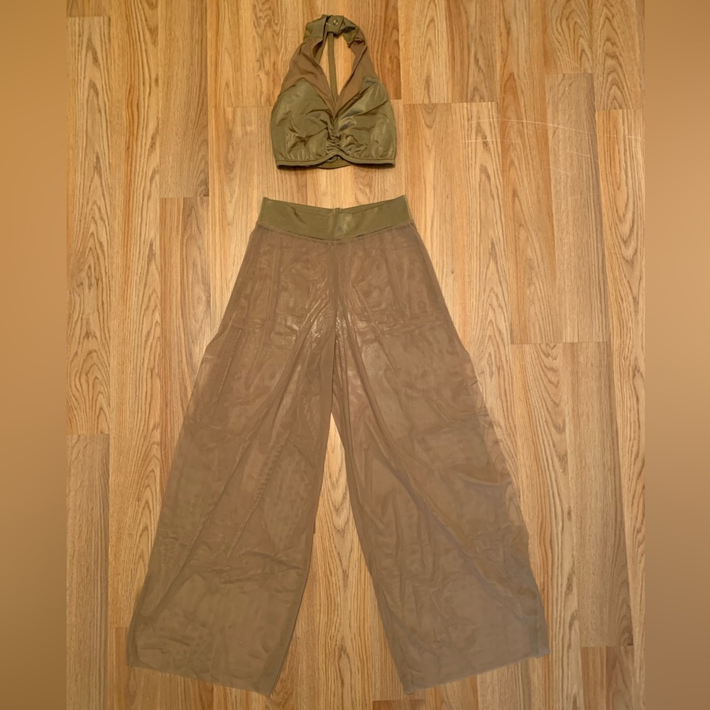 Kellé Dancewear 2 piece Crop Top & Pants